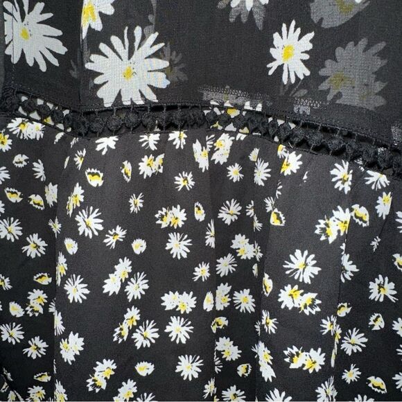 cAbi 5816 Kimono‎ Women's Medium Black Daisy Floral Short Sleeve Sheer Boho Wrap - Picture 4 of 12